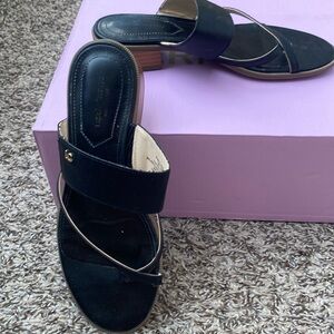 Liz Clairborne black sandals in 6.5 M size synthetic upper